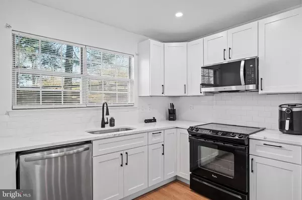 1337 Upcot Ct, Capitol Heights, MD 20743-4229