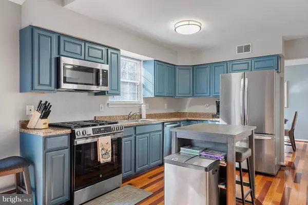 4609 John St, Suitland, MD 20746-3772