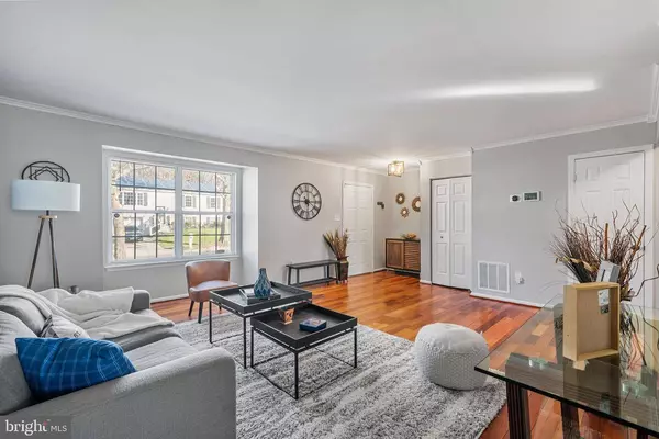 4609 John St, Suitland, MD 20746-3772