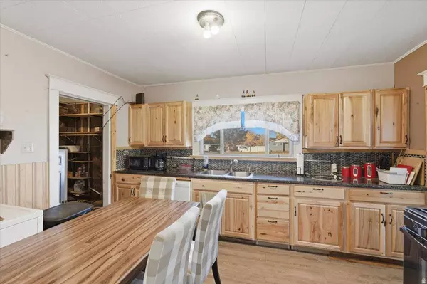 295 W 100 ST N, Fillmore, UT 84631