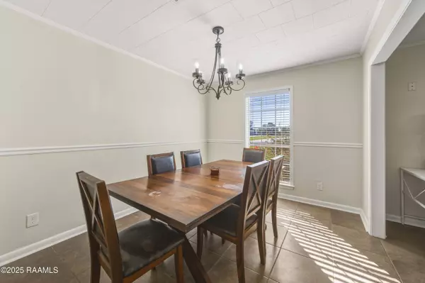 1122 Dugas RD, Lafayette, LA 70507