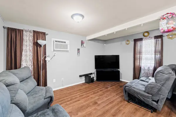 203 E Lola DR, Austin, TX 78753