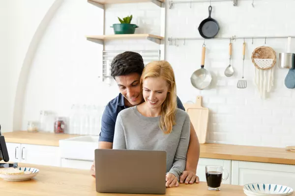 couple-use-a-laptop-computer-to-shop-online-and-pl-2025-02-12-03-32-58-utc (1)