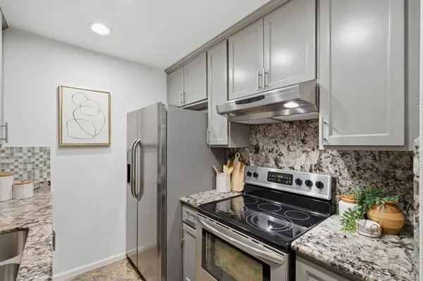391 Mandarin DR 202, Daly City, CA 94015