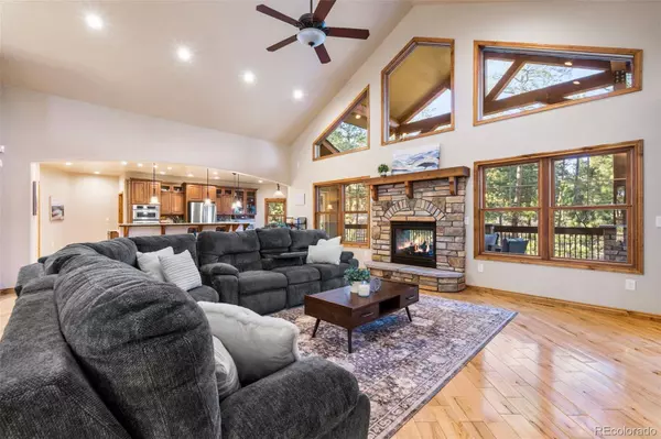 1485 Gore CIR, Larkspur, CO 80118