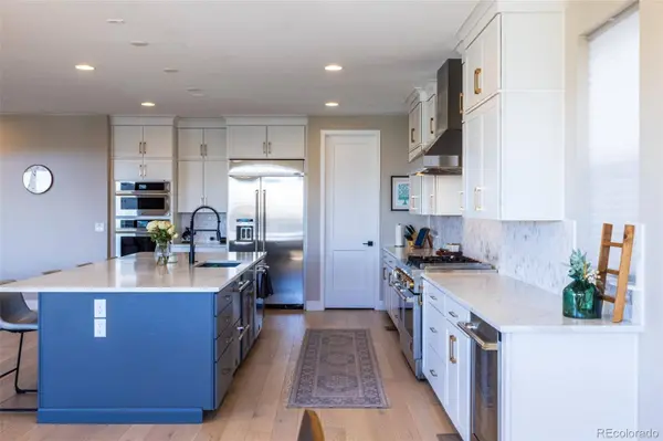 6955 Sunstrand CT, Castle Pines, CO 80108