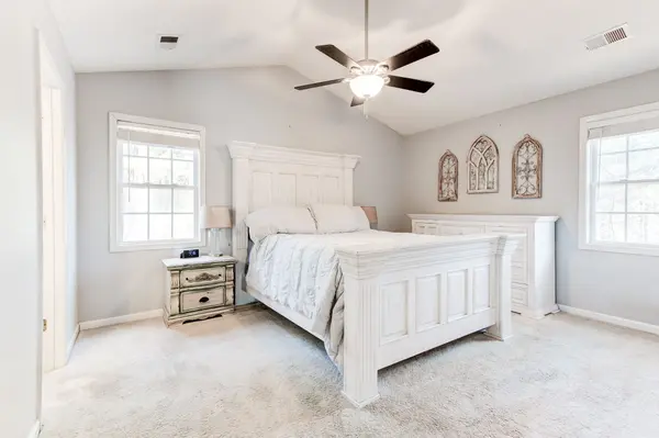 47 Greatwood Dr, White, GA 30184-2892