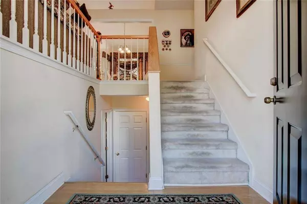 54 Greatwood DR, White, GA 30184