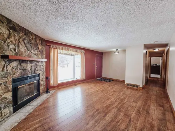 22709 10 AVE, Hillcrest, AB T0K1C0