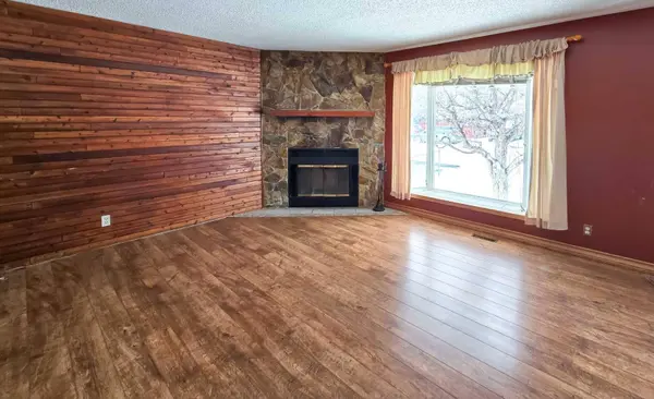 22709 10 AVE, Hillcrest, AB T0K1C0