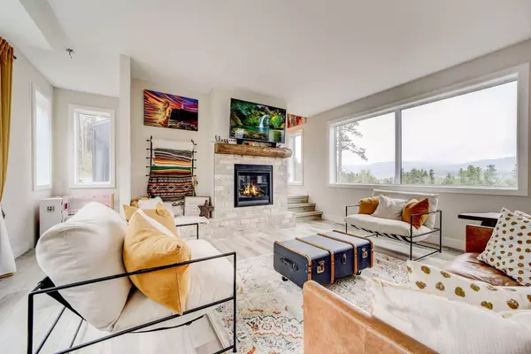 109 Southmore DR, Blairmore, AB T0K0E0