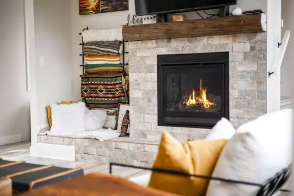 109 Southmore DR, Blairmore, AB T0K0E0