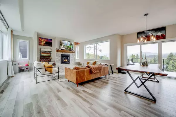 109 Southmore DR, Blairmore, AB T0K0E0