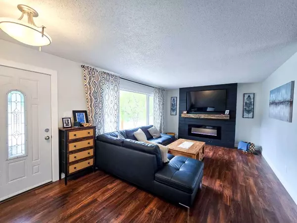 13522 15 AVE, Blairmore, AB T0K0E0