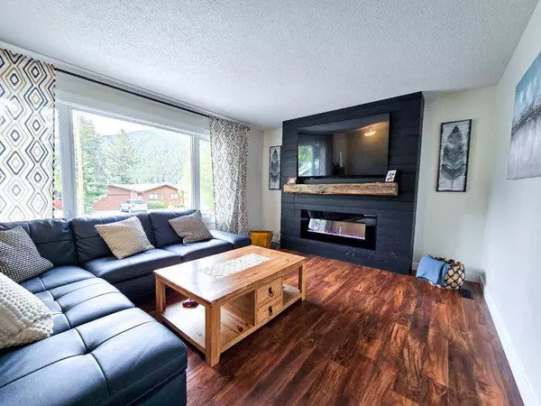 13522 15 AVE, Blairmore, AB T0K0E0