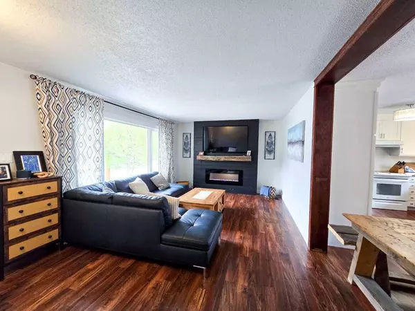 13522 15 AVE, Blairmore, AB T0K0E0