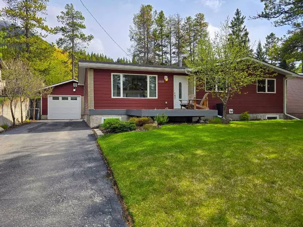 13522 15 AVE, Blairmore, AB T0K0E0