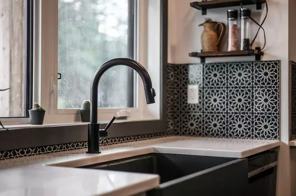 230 Southmore PL, Blairmore, AB T0K0E0