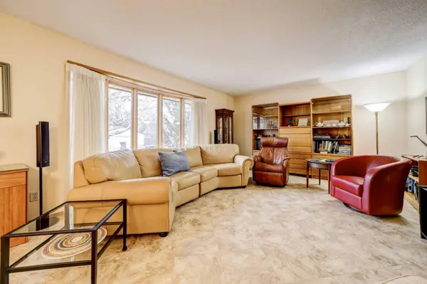 1148 Morden AVE, Pincher Creek, AB T0K1W0