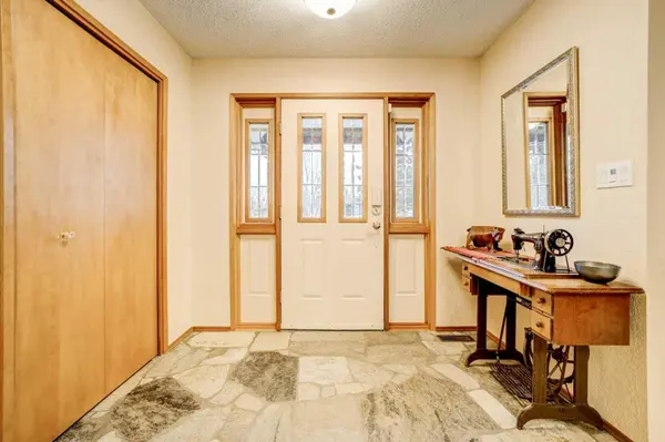 1148 Morden AVE, Pincher Creek, AB T0K1W0