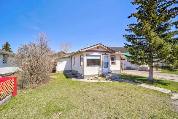 11741 21 AVE, Blairmore, AB T0K0E0