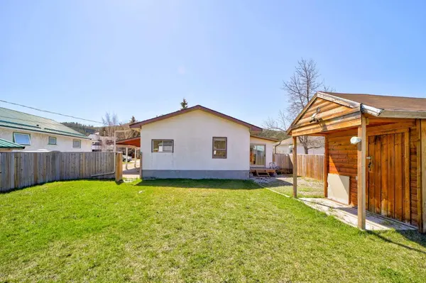 11741 21 AVE, Blairmore, AB T0K0E0