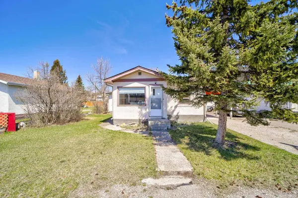 11741 21 AVE, Blairmore, AB T0K0E0