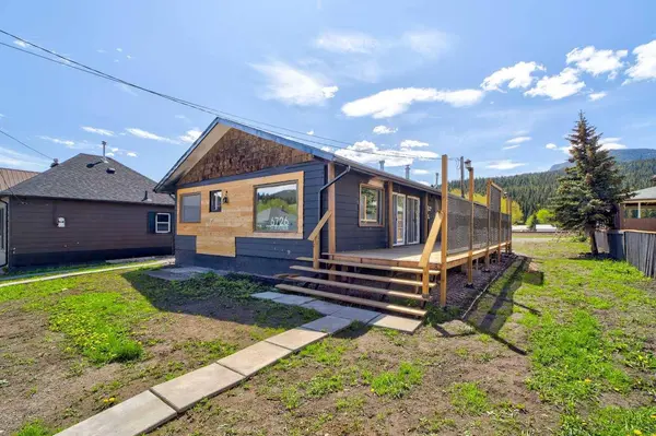 6726 17 AVE, Coleman, AB T0K0M0