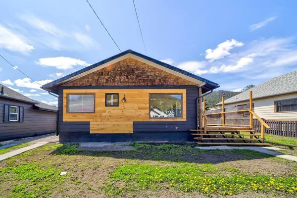 6726 17 AVE, Coleman, AB T0K0M0