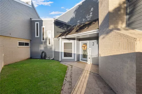 1824 Pine Cone DR, Katy, TX 77493