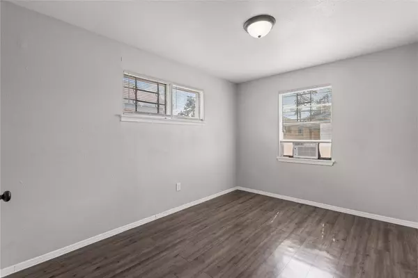 5718 Pickfair #4, Houston, TX 77026