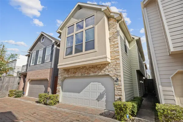 2915 Clinton DR, Houston, TX 77020