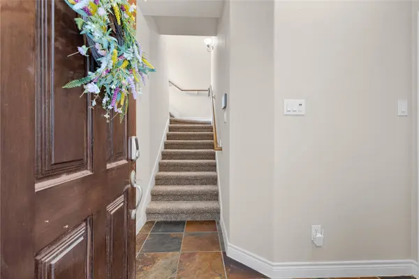 2915 Clinton DR, Houston, TX 77020