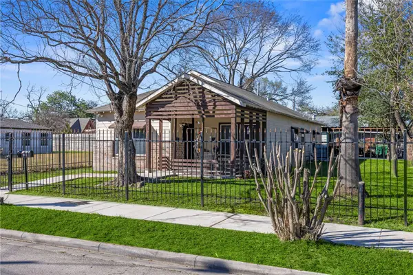 5219 Farmer ST, Houston, TX 77020