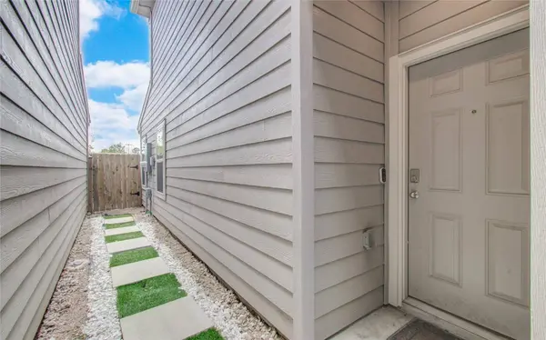 15022 Eagle Feather CT, Houston, TX 77090