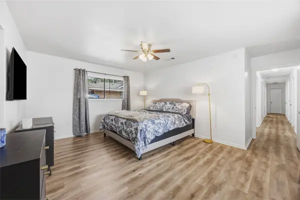 1103 Baymeadow Drive, Houston, TX 77062