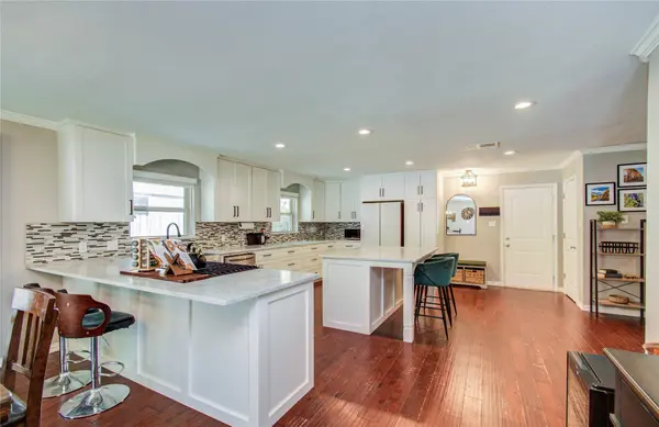 4846 Creekbend DR, Houston, TX 77035