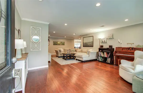 4846 Creekbend DR, Houston, TX 77035