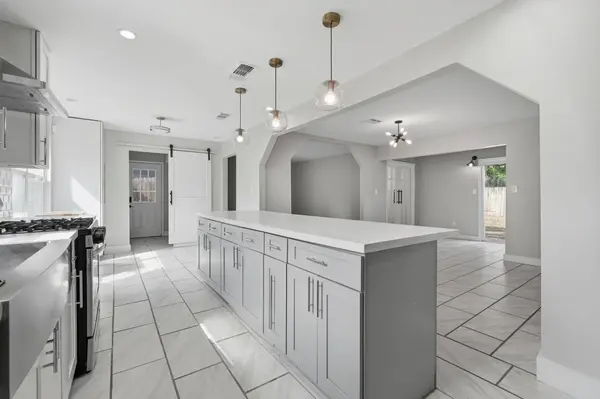 206 W North Hill DR, Spring, TX 77388