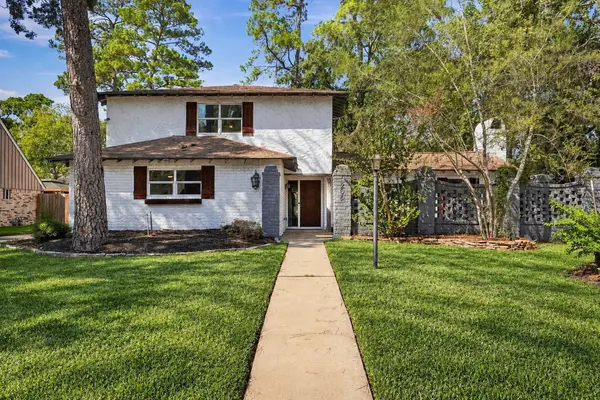 206 W North Hill DR, Spring, TX 77388