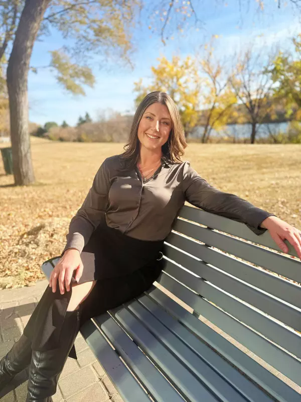 Understanding the Home Buying Process in Saskatoon: What Happens Once You Sign a Contract