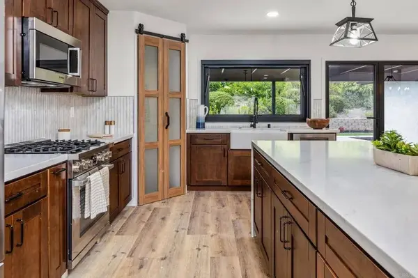 7413 Rowena, San Diego, CA 92119