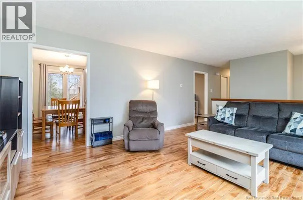 24 Bradley Ave, New Maryland, NB E3C1C4