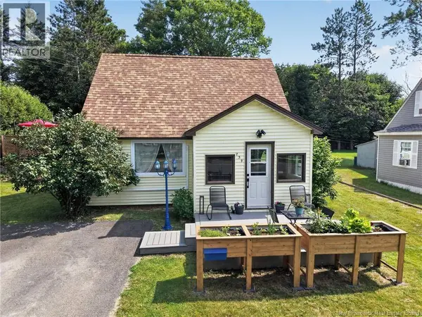 739 Athlone Street, Fredericton, NB E3A3A8