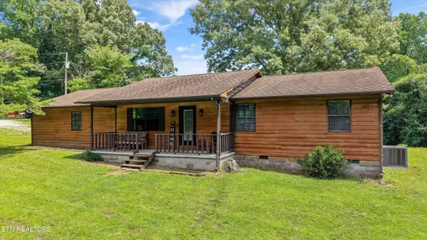 349 Fairchild St, Harriman, TN 37748