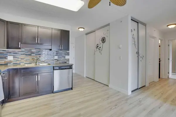 408 1 AVE SE #202, Diamond Valley, AB T0L 0H0