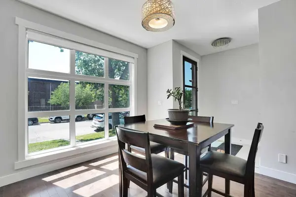 1018 S 20 AVE SE, Calgary, AB T2G 1M6