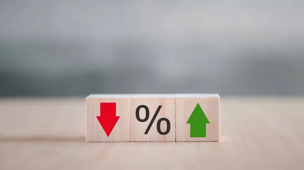 Should I Buy When Rates Are High or Wait for Prices to Drop?