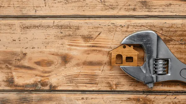 Should Sellers Make Repairs Before Listing?,Delisa Lapinsky