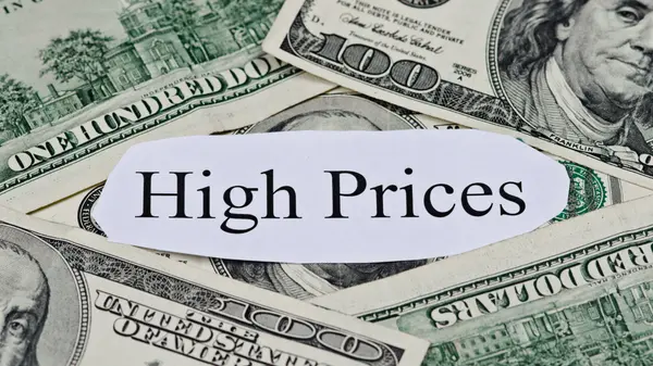 How Do Buyers Know If a Home Is Overpriced?,Delisa Lapinsky